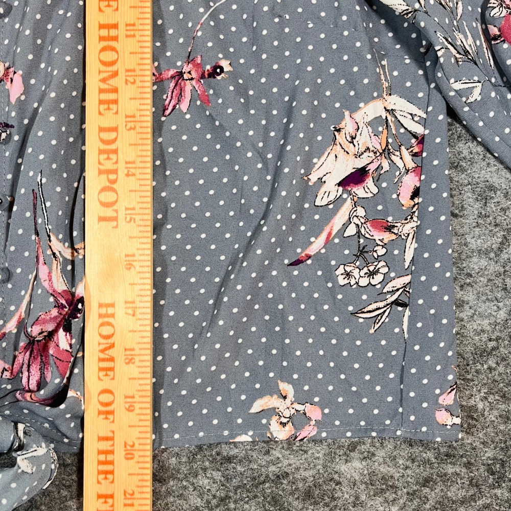 Urban Romantics‎ Cropped Tie Front Blouse Womens L Gray Floral Cottagecore Boho - Picture 10 of 10
